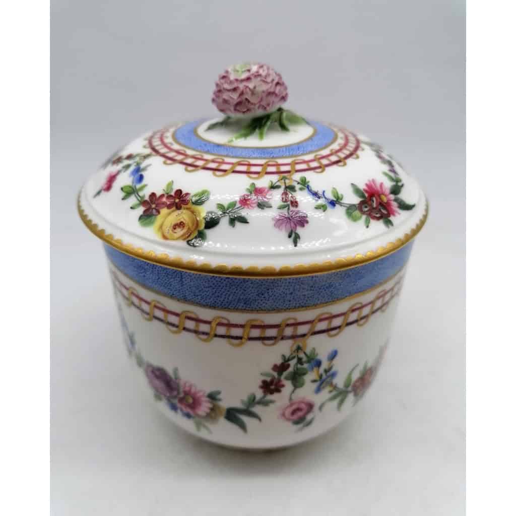 Sucrier Bouret En Porcelaine Tendre Sevres XVIIIème |||