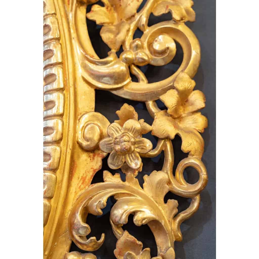 Paire de miroirs en bois sculpté et doré, XIXème siècle, Italie Paire de miroirs en bois sculpté et doré, XIXème siècle, Italie