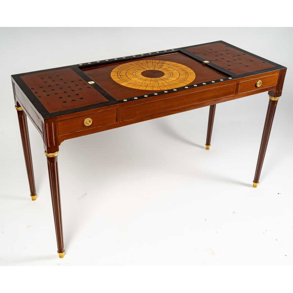 Table de jeux tric-trac d'époque Louis XVI (1774 - 1793). Table de jeux tric-trac d'époque Louis XVI (1774 - 1793).