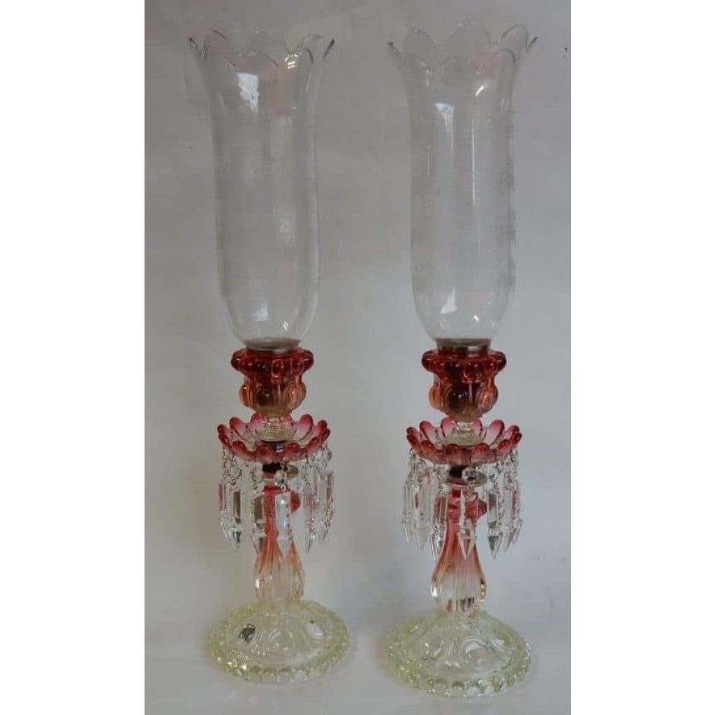 1950/70 Paire de Bougeoirs En Cristal Opalescent Et Rouge Photophores Baccarat Signés 1950/70 Paire de Bougeoirs En Cristal Opalescent Et Rouge Photophores Baccarat Signés