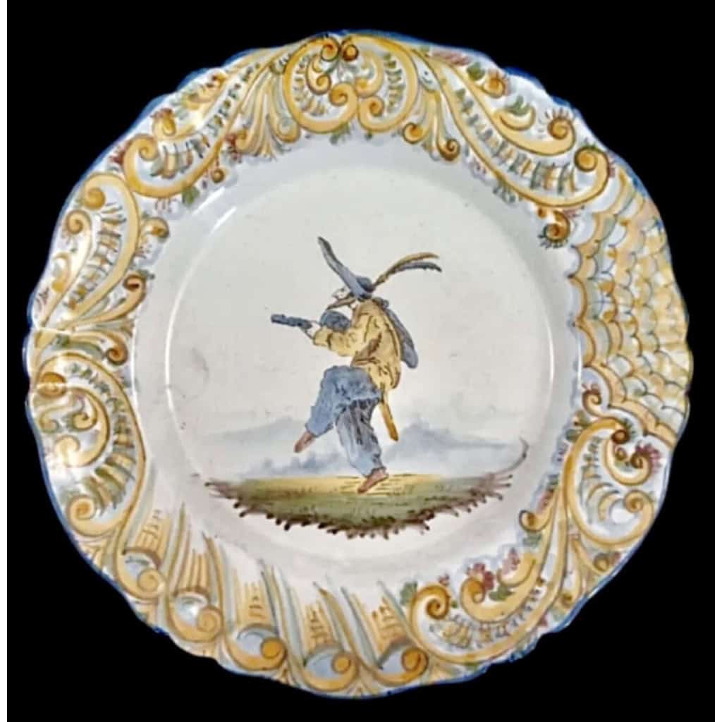 ASSIETTE DE ST CLÉMENT PÉRIODE EMILE GALLÉ ||||||