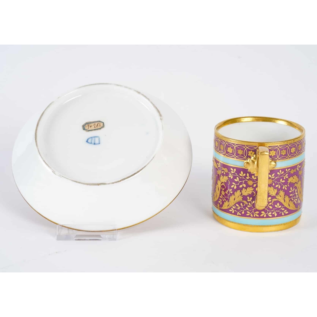 Tasse de Vienne, XIXème siècle (1810) Tasse de Vienne, XIXème siècle (1810)