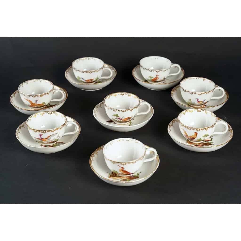 8 tasses aux oiseaux en porcelainede la Haye, XVIIIème siècle |||||||||