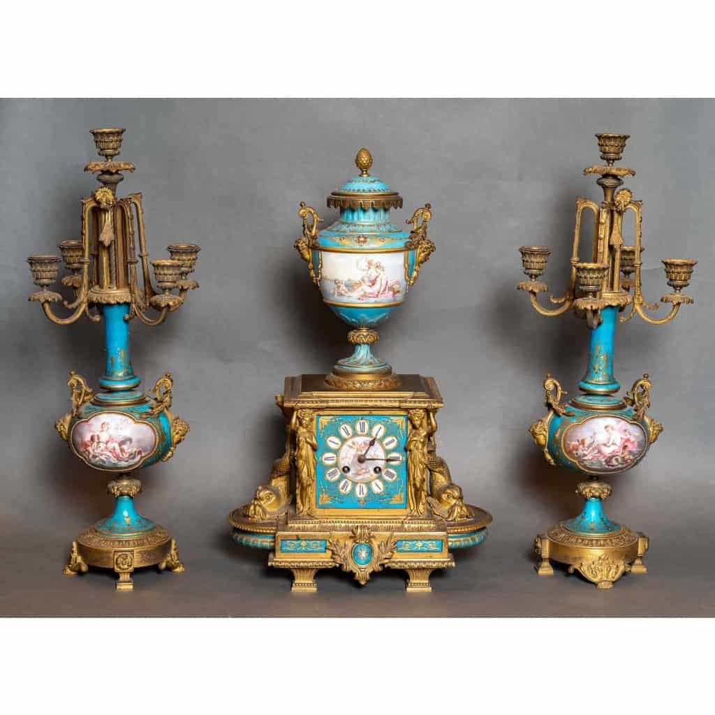 Garniture en porcelaine de Sèvres, XIXème siècle |||||||||||