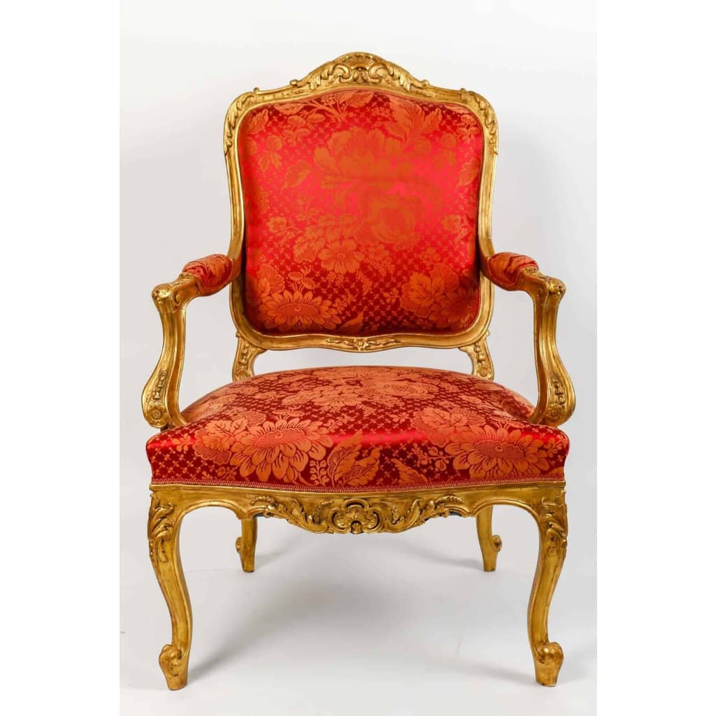 Paire de fauteuils rouges style Louis XV, fin XIXème siècle Paire de fauteuils rouges style Louis XV, fin XIXème siècle