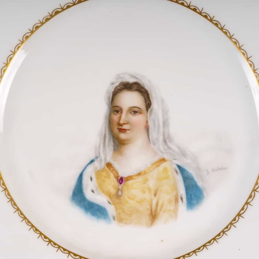 Série d'assièttes en porcelaine de limoge fin XIXème siècle Série d'assièttes en porcelaine de limoge fin XIXème siècle