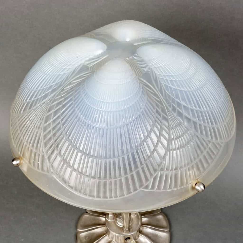 Paire de Lampes "Coquilles" verre opalescent de René LALIQUE Paire de Lampes "Coquilles" verre opalescent de René LALIQUE