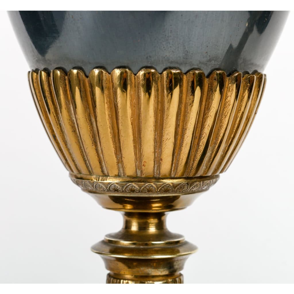 Paire De Lampes En Bronze Des Années 1960. Attribuées à La Maison Charles. Paire De Lampes En Bronze Des Années 1960. Attribuées à La Maison Charles.