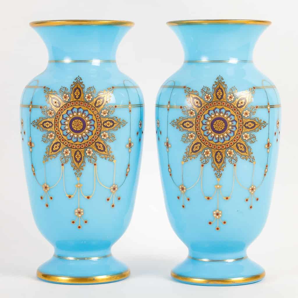 Paire de vases en opaline, XIXème siècle ||||||||