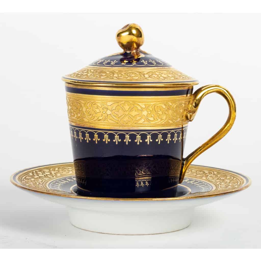 Tasse trembleuse, bleue et or Tasse trembleuse, bleue et or