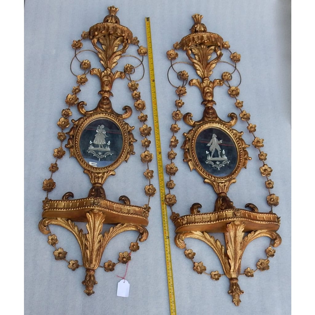 1950/70 Paire d’Appliques Bois Doré Venise Romantiques Console Et Guirlandes Miroirs Gravés Monsieur Et Madame 1950/70 Paire d’Appliques Bois Doré Venise Romantiques Console Et Guirlandes Miroirs Gravés Monsieur Et Madame