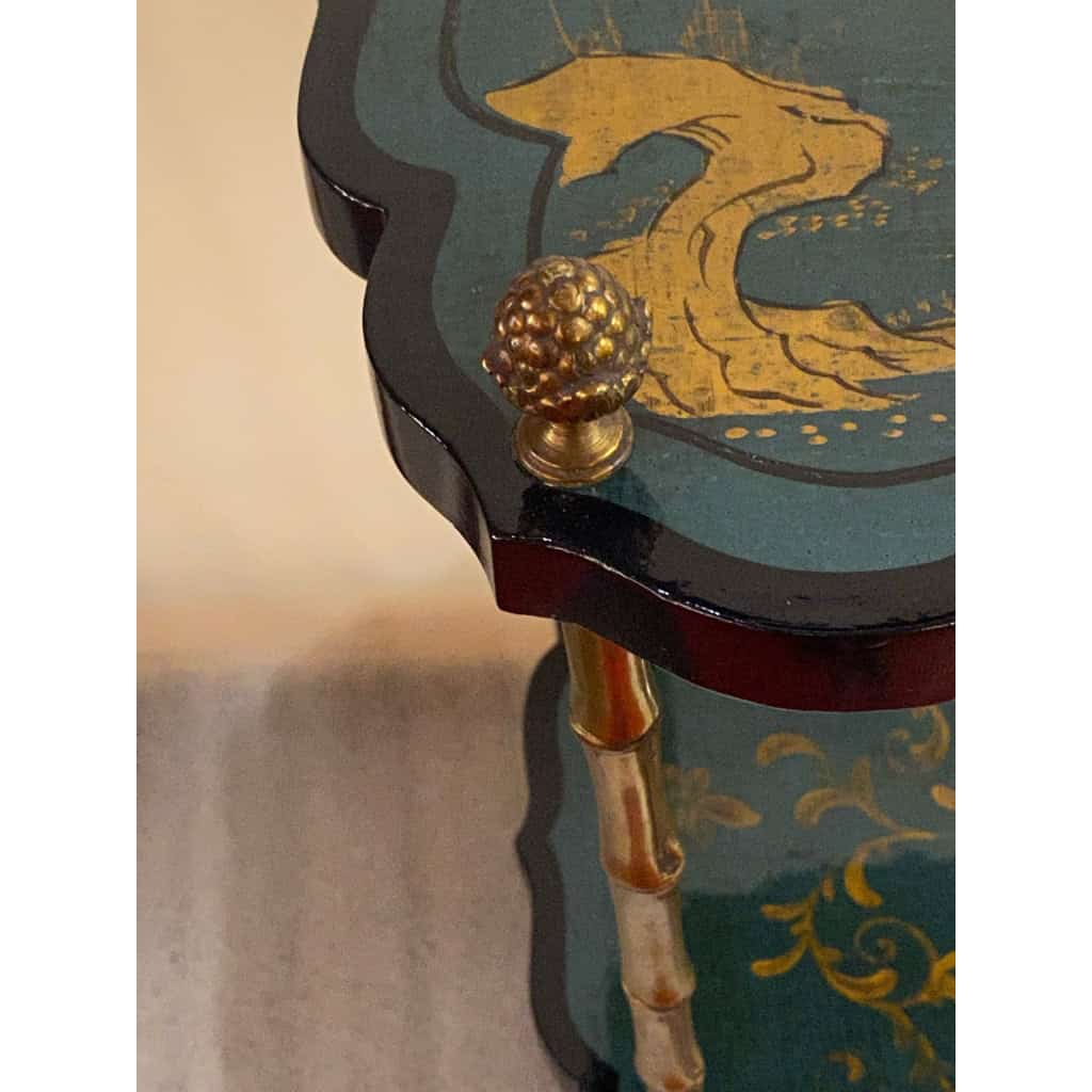 1950/70′ Guéridon Maison Baguès Décor Bambou en Bronze Doré Avec Plateaux Laque de Chine Vert/Bleu Et Or 1950/70′ Guéridon Maison Baguès Décor Bambou en Bronze Doré Avec Plateaux Laque de Chine Vert/Bleu Et Or