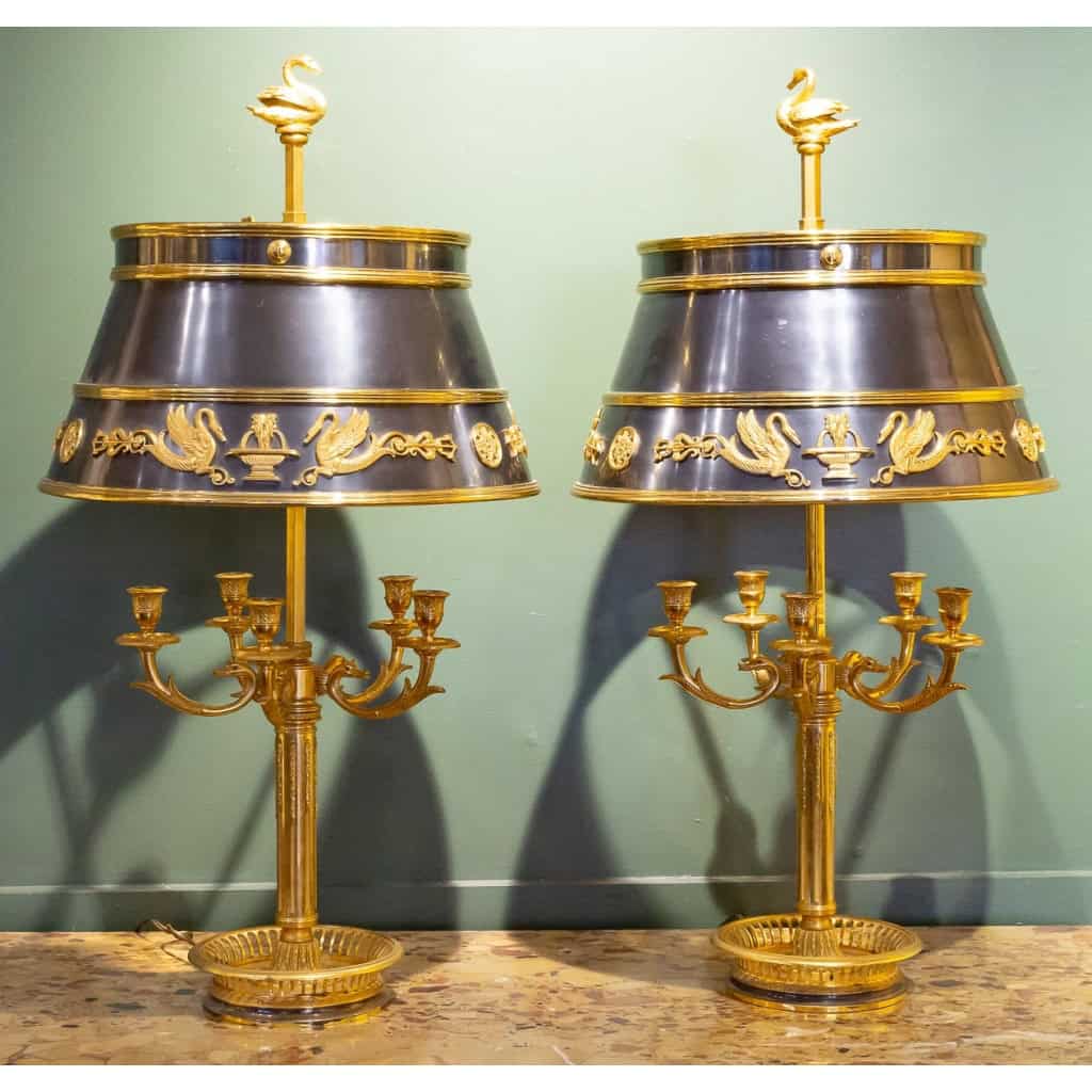 Paire de grandes lampes en bronze doré de style Louis XVI. ||||||||