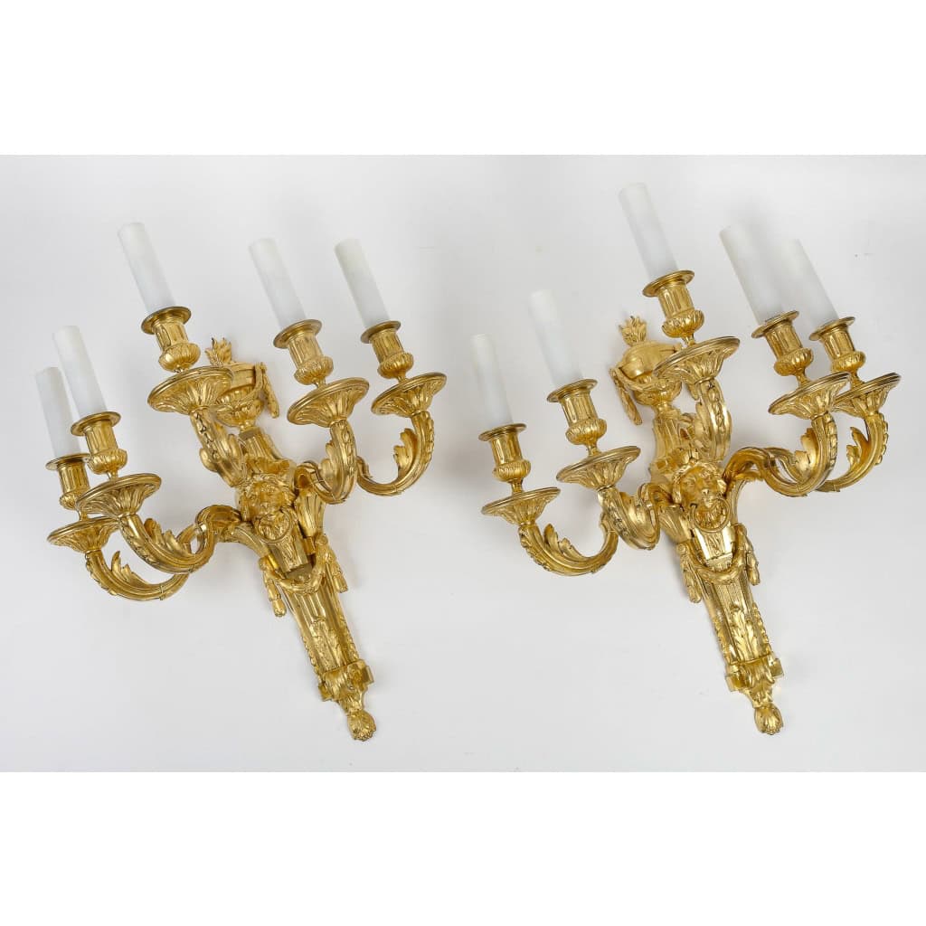 Importante paire d’appliques au Mufle de Lion en bronze ciselé et doré vers 1800-1820 MLD Antiquités|MLD Antiquités|MLD Antiquités|MLD Antiquités|MLD Antiquités|MLD Antiquités|MLD Antiquités|MLD Antiquités|MLD Antiquités||