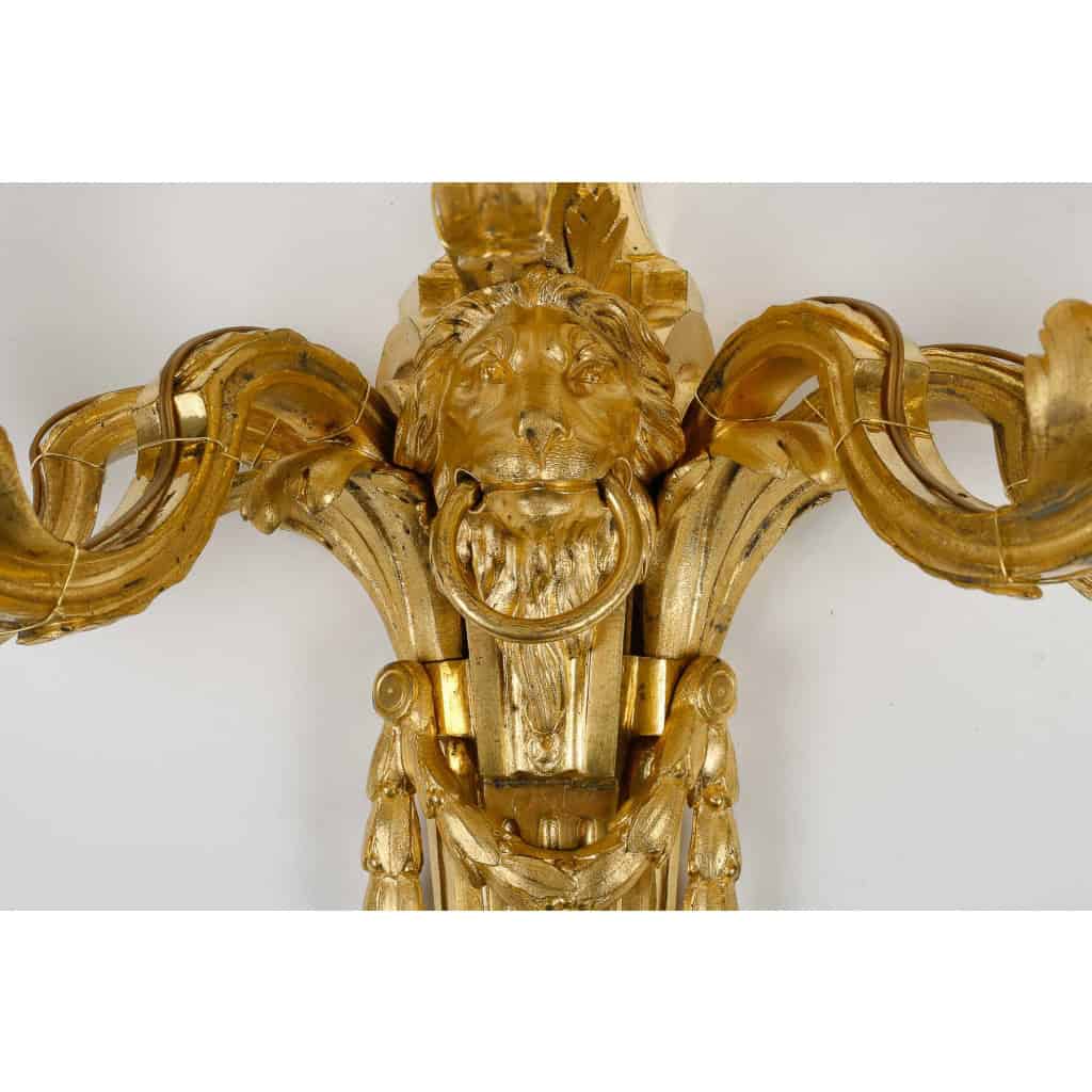 Importante paire d’appliques au Mufle de Lion en bronze ciselé et doré vers 1800-1820 Importante paire d’appliques au Mufle de Lion en bronze ciselé et doré vers 1800-1820