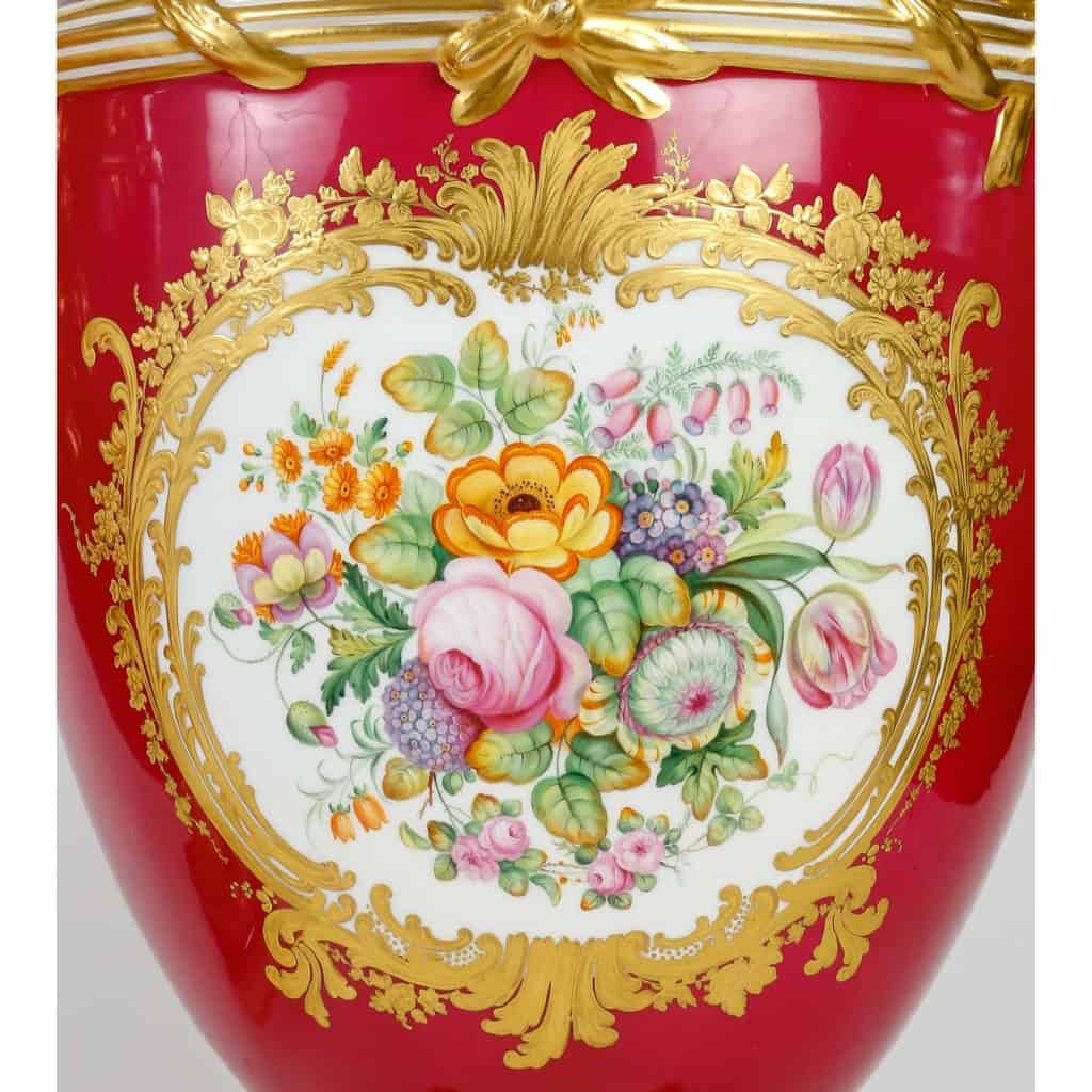 Paire Vases porcelaine 19eme Paire Vases porcelaine 19eme