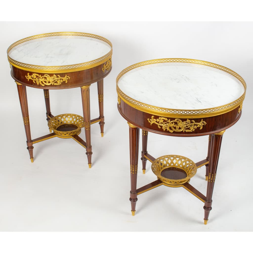 Paire de tables bouillottes de style Louis XVI. |||||||||