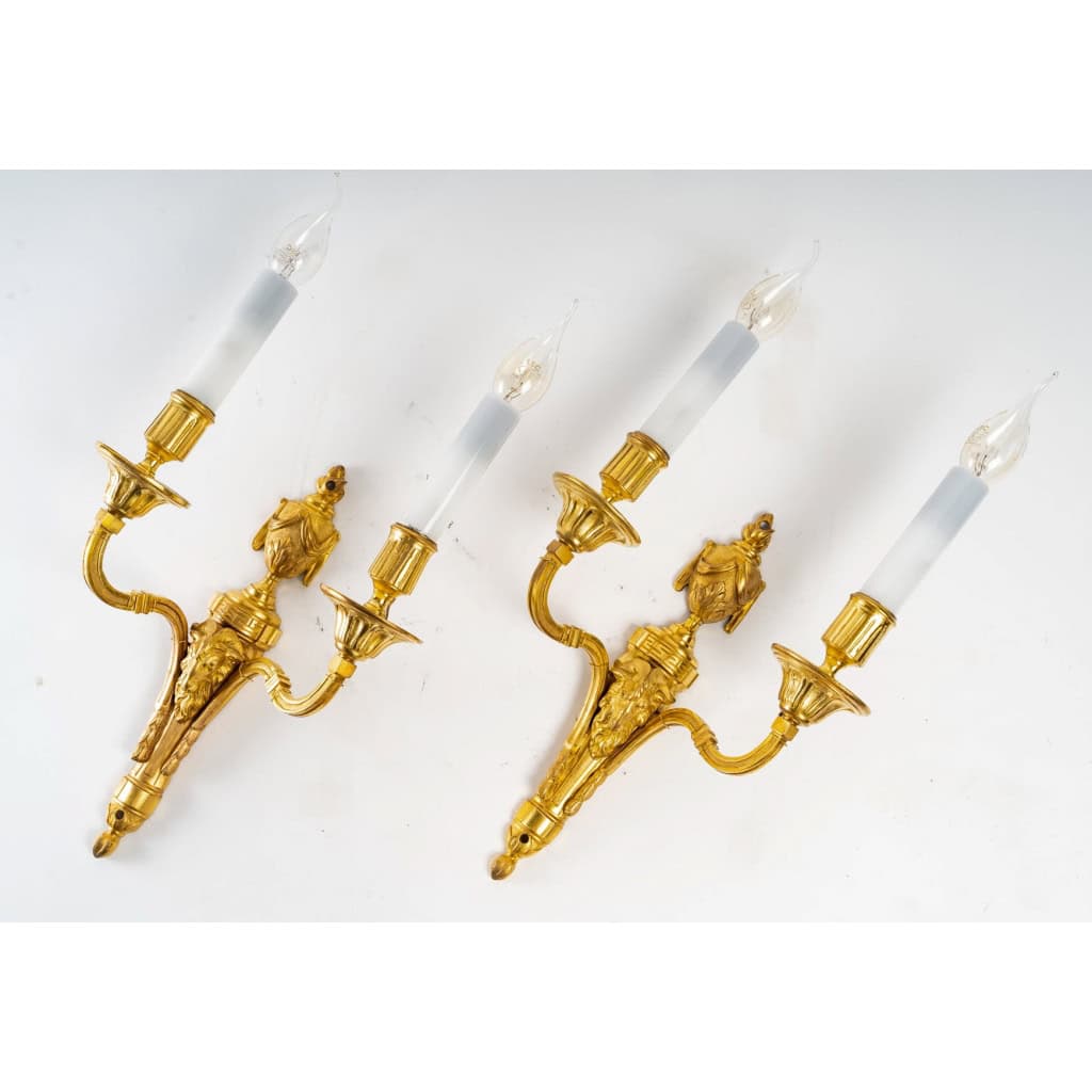 Paire d'appliques à têtes de Bélier en bronze ciselé et doré de style Louis XVI vers 1820 MLD Antiquités|MLD Antiquités|MLD Antiquités|MLD Antiquités|MLD Antiquités|MLD Antiquités|MLD Antiquités|MLD Antiquités|MLD Antiquités||