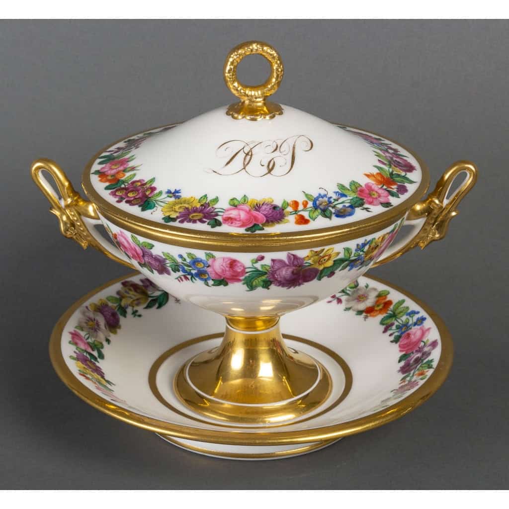 Drageoire en porcelaine de Paris, XIXème siècle |||||||||