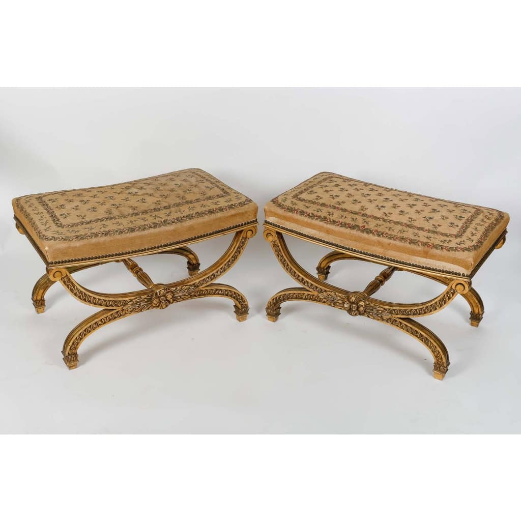 Paire de Larges Tabourets Curules de Style Louis XVI, circa 1900 ||||||||