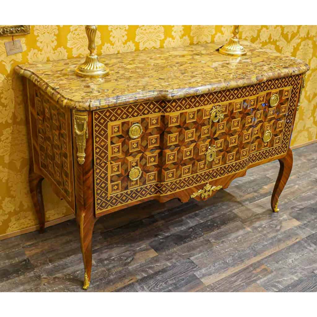 Léonard Boudin Maître en 1761 Commode en marqueterie de cubes sans fonds époque Transition vers 1770 Léonard Boudin Maître en 1761 Commode en marqueterie de cubes sans fonds époque Transition vers 1770