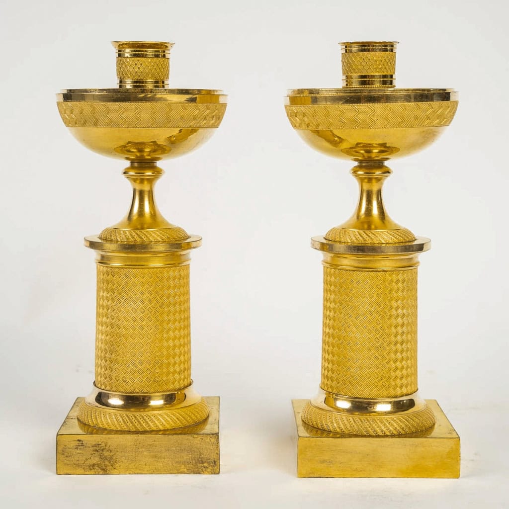 Paire de Brûle-Parfums ou pots-pourris en bronze finement ciselé et doré époque Empire circa 1810 Paire de Brûle-Parfums ou pots-pourris en bronze finement ciselé et doré époque Empire circa 1810