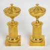 Paire de Brûle-Parfums ou pots-pourris en bronze finement ciselé et doré époque Empire circa 1810 Paire de Brûle-Parfums ou pots-pourris en bronze finement ciselé et doré époque Empire circa 1810