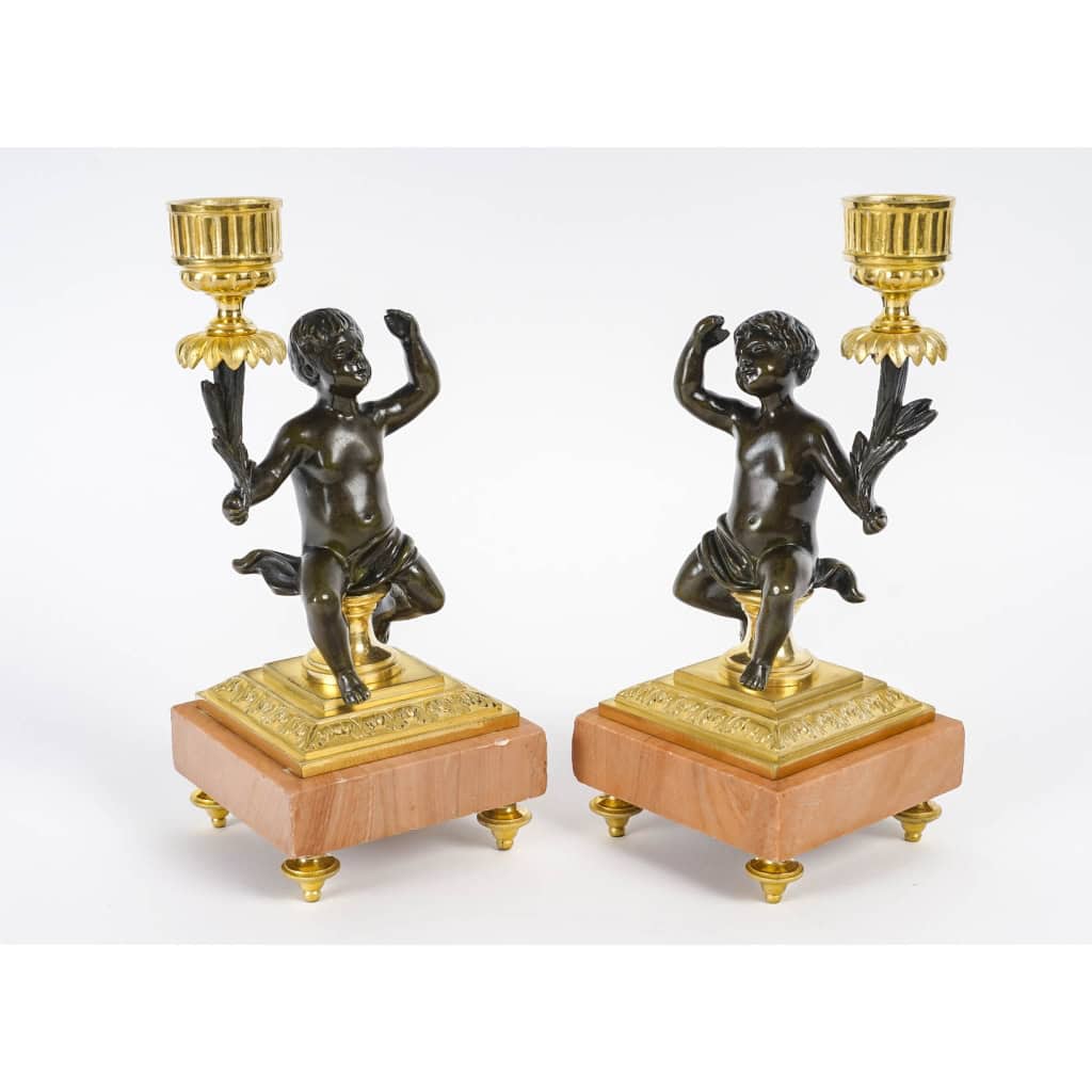 Une Garniture De Cheminée En Bronze Doré Et Marbre Fin XIXème Siècle Une Garniture De Cheminée En Bronze Doré Et Marbre Fin XIXème Siècle