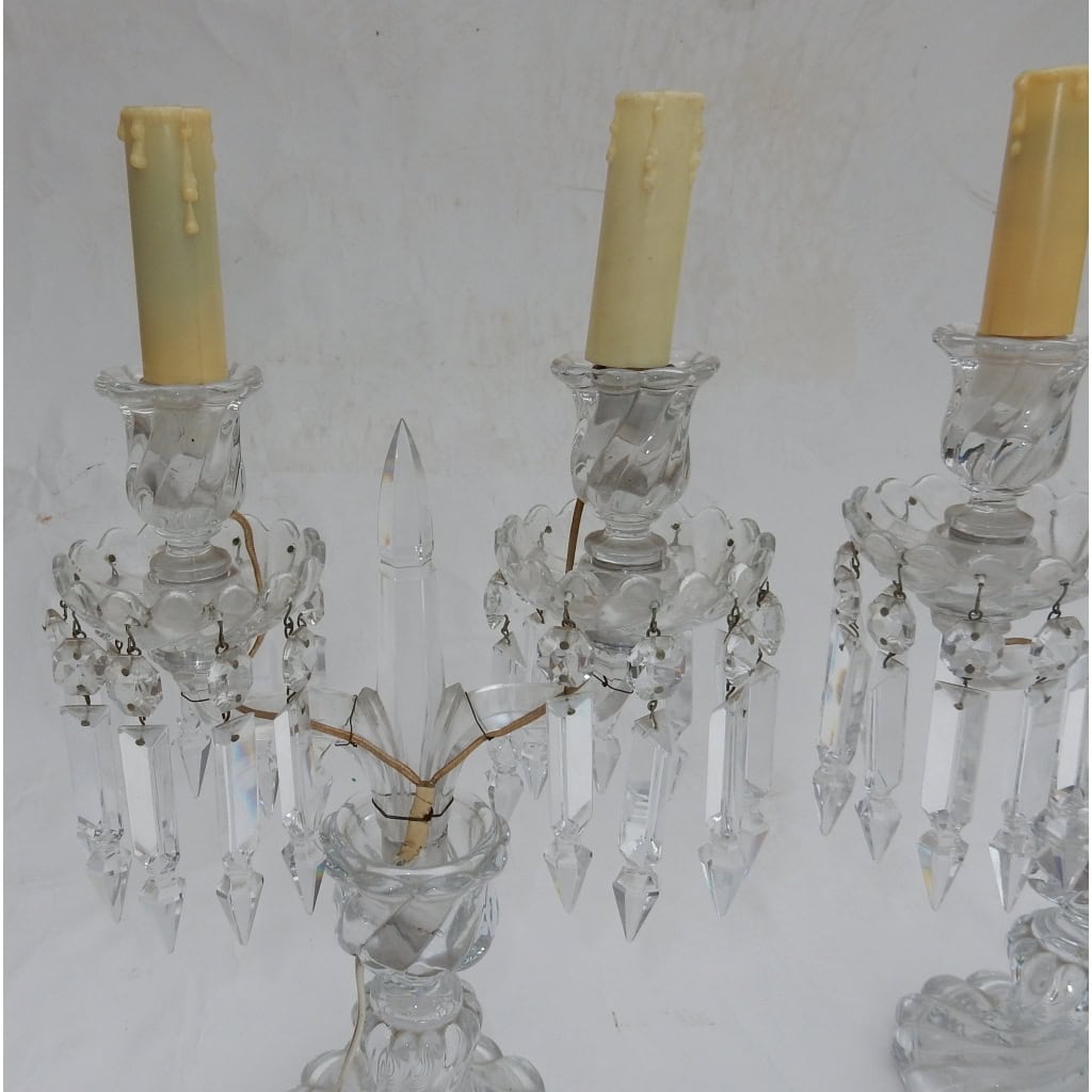 1950′ Paire de Chandeliers Électrifiés Baccarat Modèle Tors, Signée Cachet Baccarat 1950′ Paire de Chandeliers Électrifiés Baccarat Modèle Tors, Signée Cachet Baccarat