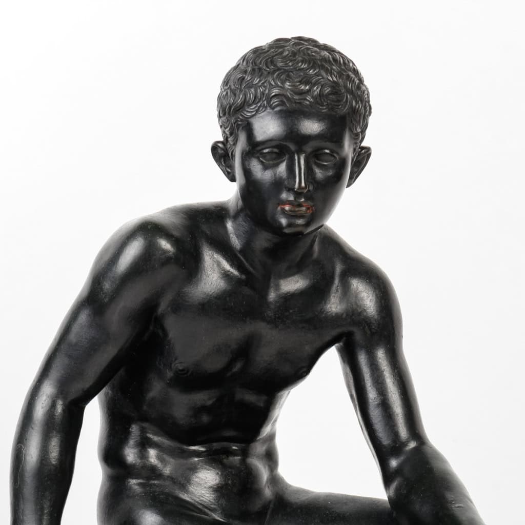 Bronze à patine sombre représentant le Dieu Hermès ou Mercure d’après l'Antique, Fonte De Naples, XIXe siècle circa 1880 Bronze à patine sombre représentant le Dieu Hermès ou Mercure d’après l'Antique, Fonte De Naples, XIXe siècle circa 1880