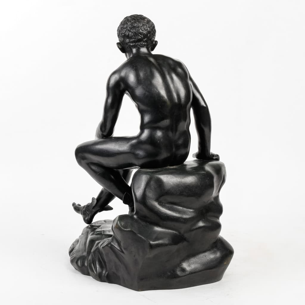 Bronze à patine sombre représentant le Dieu Hermès ou Mercure d’après l'Antique, Fonte De Naples, XIXe siècle circa 1880 Bronze à patine sombre représentant le Dieu Hermès ou Mercure d’après l'Antique, Fonte De Naples, XIXe siècle circa 1880