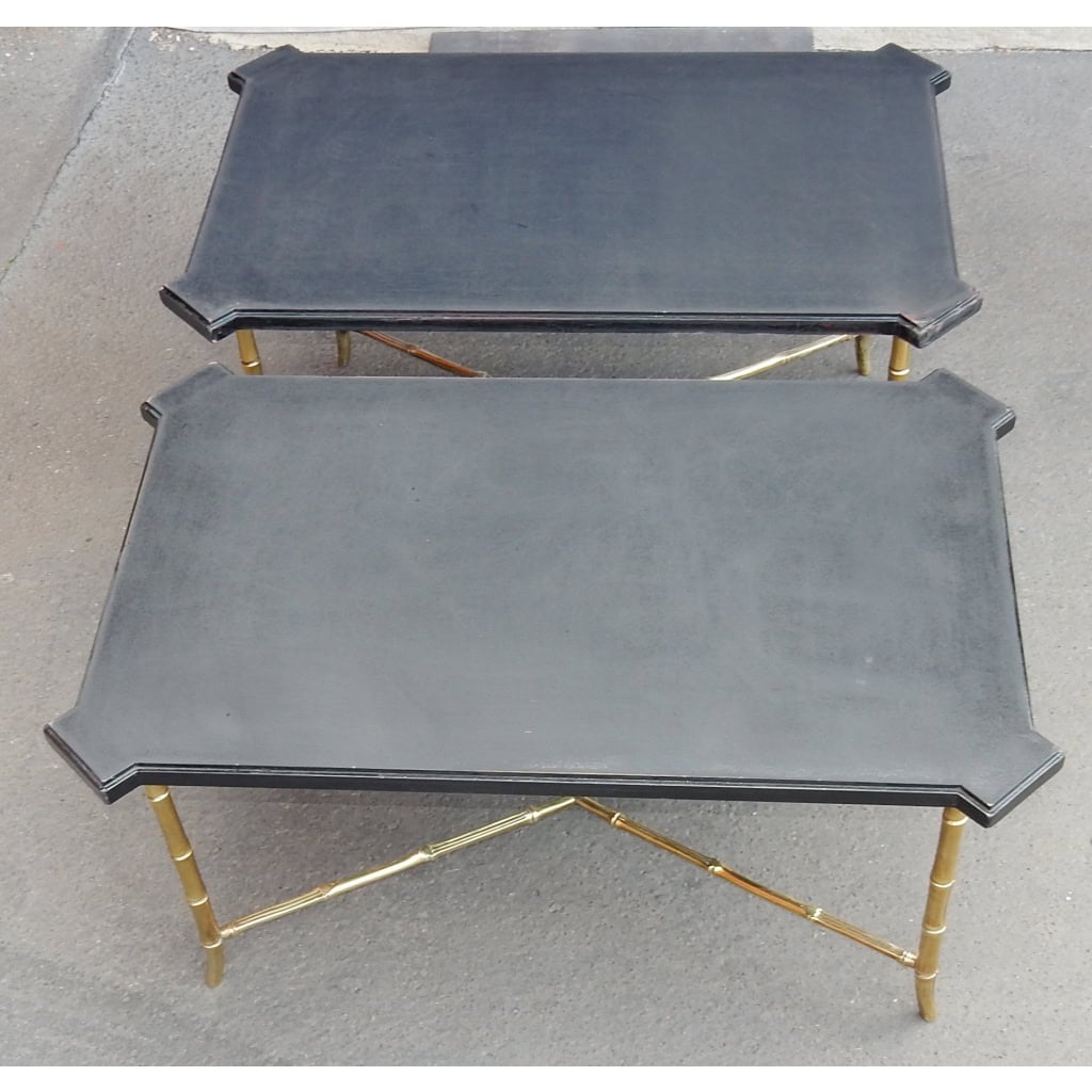 1950/70′ Paire de Bouts de Canapés Bronze Modèle Bambou Plateau Laque de Chine Style Maison Jansen 1950/70′ Paire de Bouts de Canapés Bronze Modèle Bambou Plateau Laque de Chine Style Maison Jansen