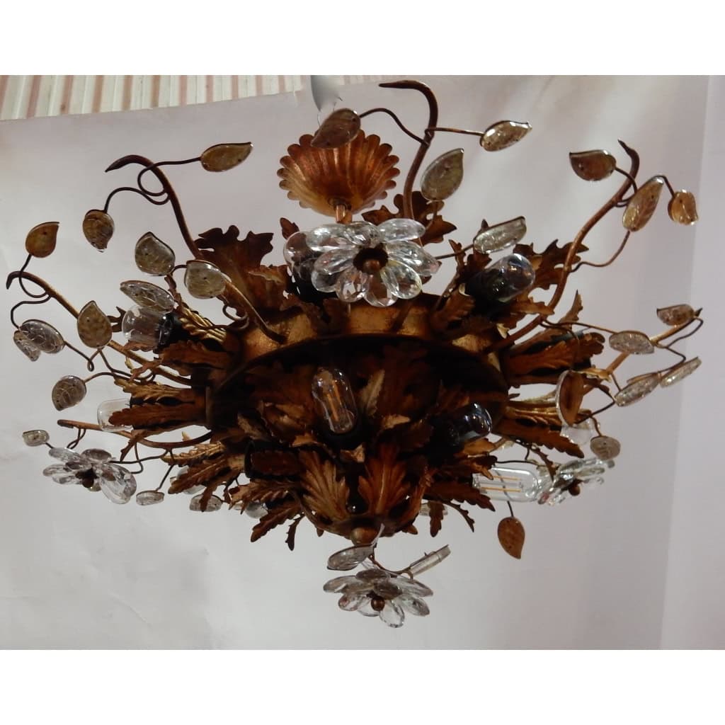 1970′ Plafonnier ou Applique à Décor de Fleurs et Feuilles en Métal Doré Style Maison Baguès Feuilles en Verre 15 Ampoules 1970′ Plafonnier ou Applique à Décor de Fleurs et Feuilles en Métal Doré Style Maison Baguès Feuilles en Verre 15 Ampoules