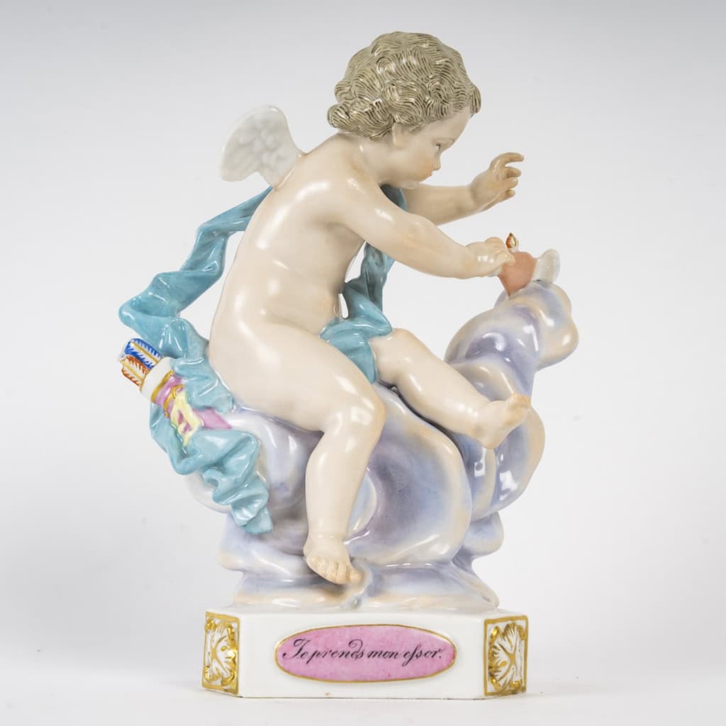 Figurine en porcelaine de la manufacture de Meissen, série des anges à devise dite Devisenkinder, XIXe siècle |||||||||||||