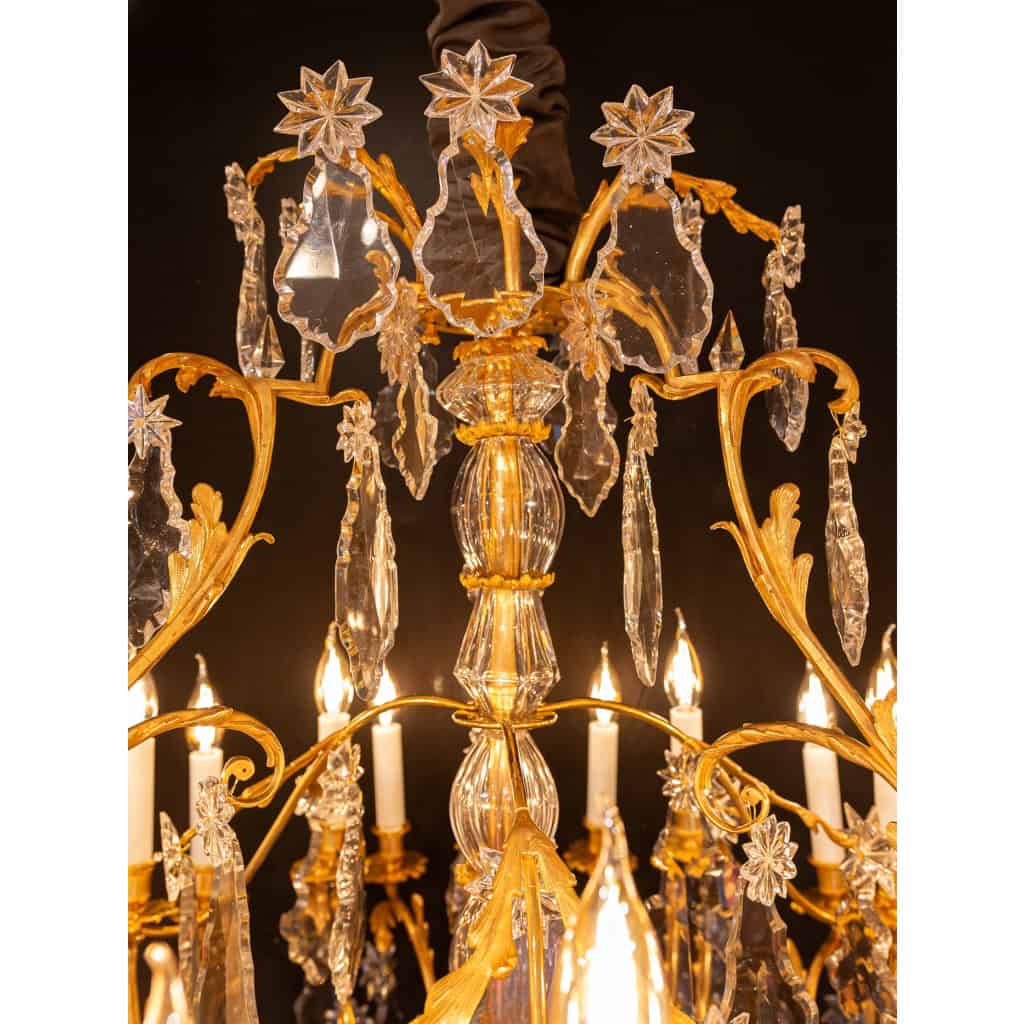 Lustre de la Maison Baccarat d’époque Napoléon III en bronze doré et décor de cristal taillé vers 1870 Lustre de la Maison Baccarat d’époque Napoléon III en bronze doré et décor de cristal taillé vers 1870