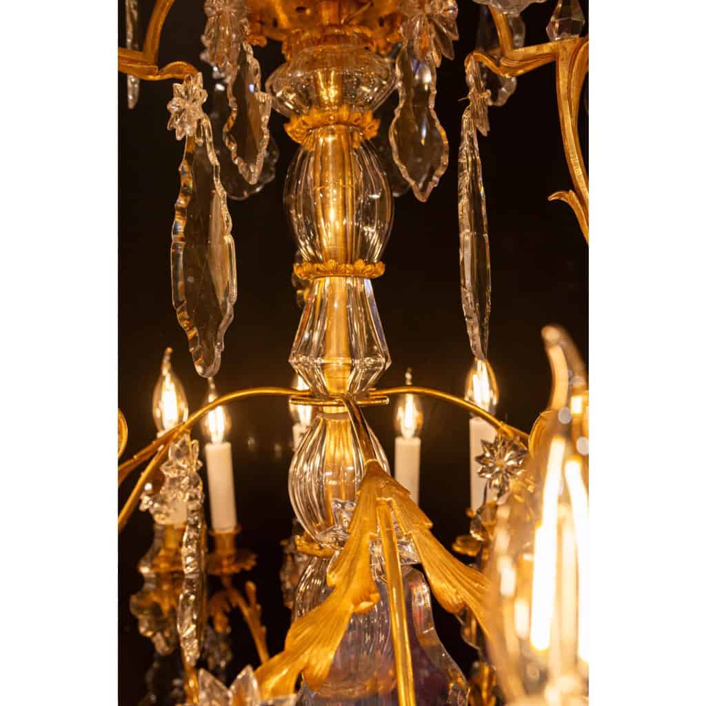 Lustre de la Maison Baccarat d’époque Napoléon III en bronze doré et décor de cristal taillé vers 1870 Lustre de la Maison Baccarat d’époque Napoléon III en bronze doré et décor de cristal taillé vers 1870