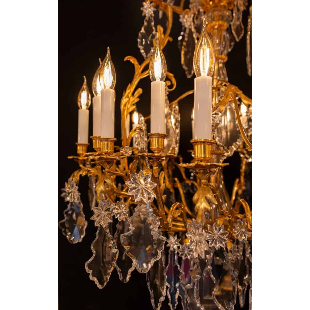 Lustre de la Maison Baccarat d’époque Napoléon III en bronze doré et décor de cristal taillé vers 1870 Lustre de la Maison Baccarat d’époque Napoléon III en bronze doré et décor de cristal taillé vers 1870