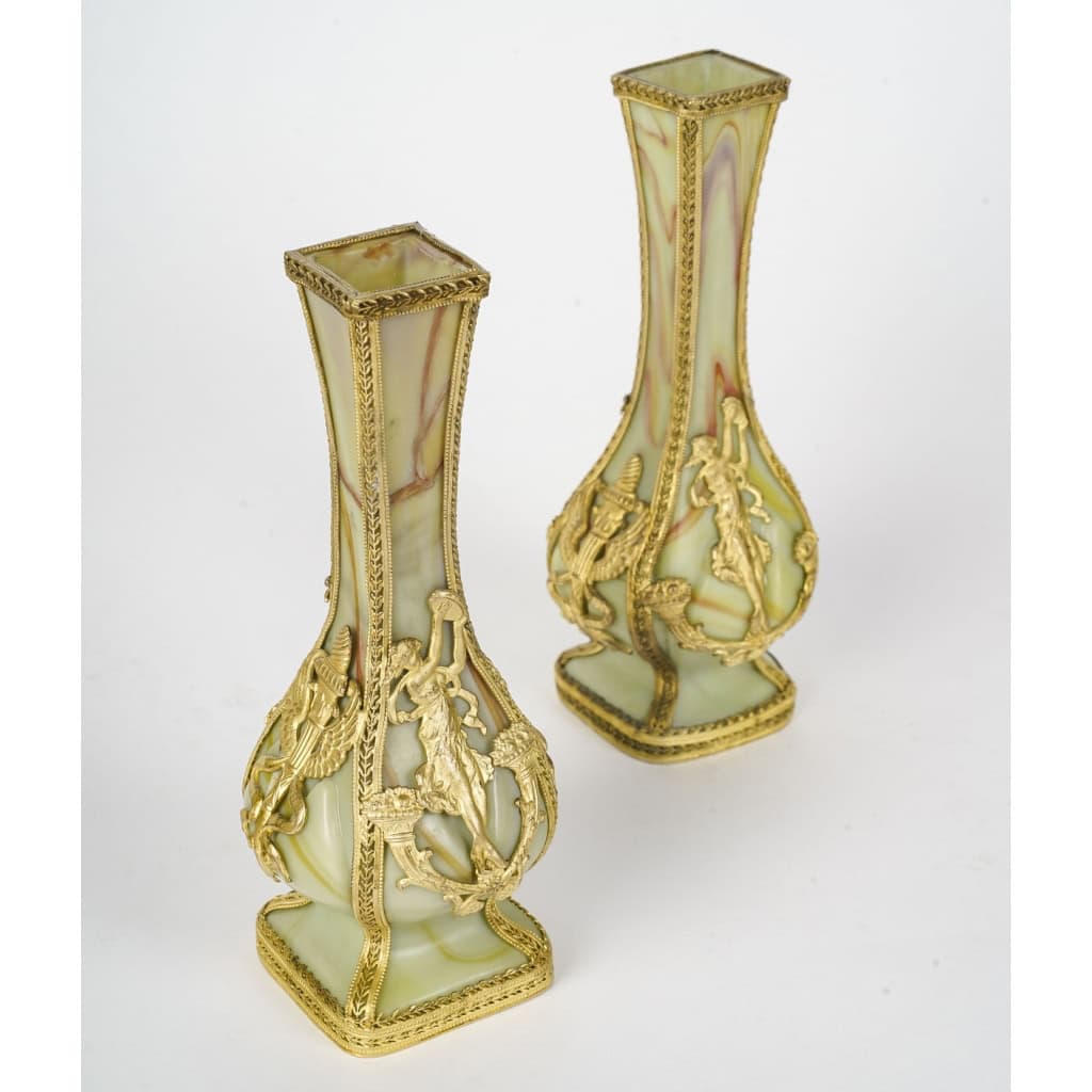 Une Paire De Petits Vases En Pâte De Verre Fin XIXè Siècle Une Paire De Petits Vases En Pâte De Verre Fin XIXè Siècle