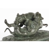 Sculpture en bronze de deux chiens jouant sur socle en marbre, XIXème siècle, époque Napoléon III. Sculpture en bronze de deux chiens jouant sur socle en marbre, XIXème siècle, époque Napoléon III.