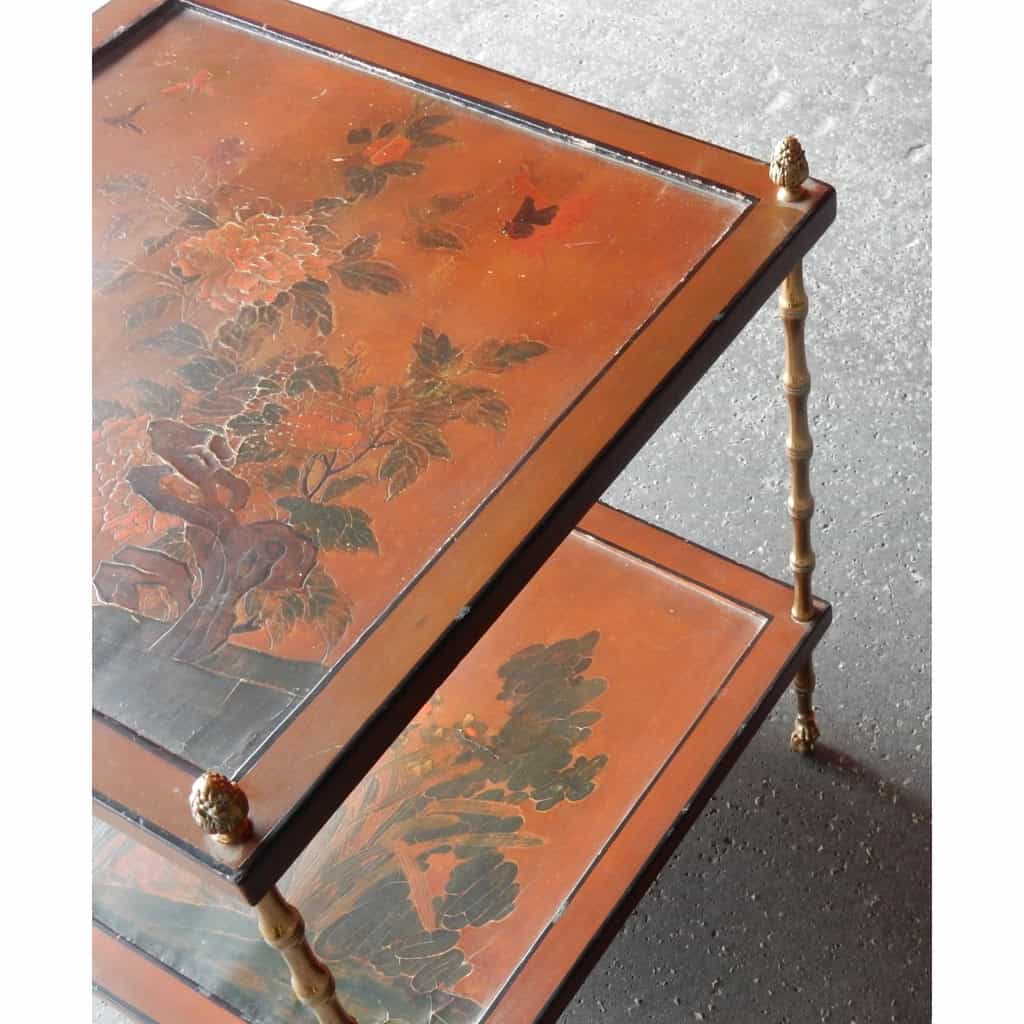 1950/70′ Bout de Canapé A Roulettes, Bronze Décor Bambou, Plateau Laque de Chine Style Maison Baguès 1950/70′ Bout de Canapé A Roulettes, Bronze Décor Bambou, Plateau Laque de Chine Style Maison Baguès