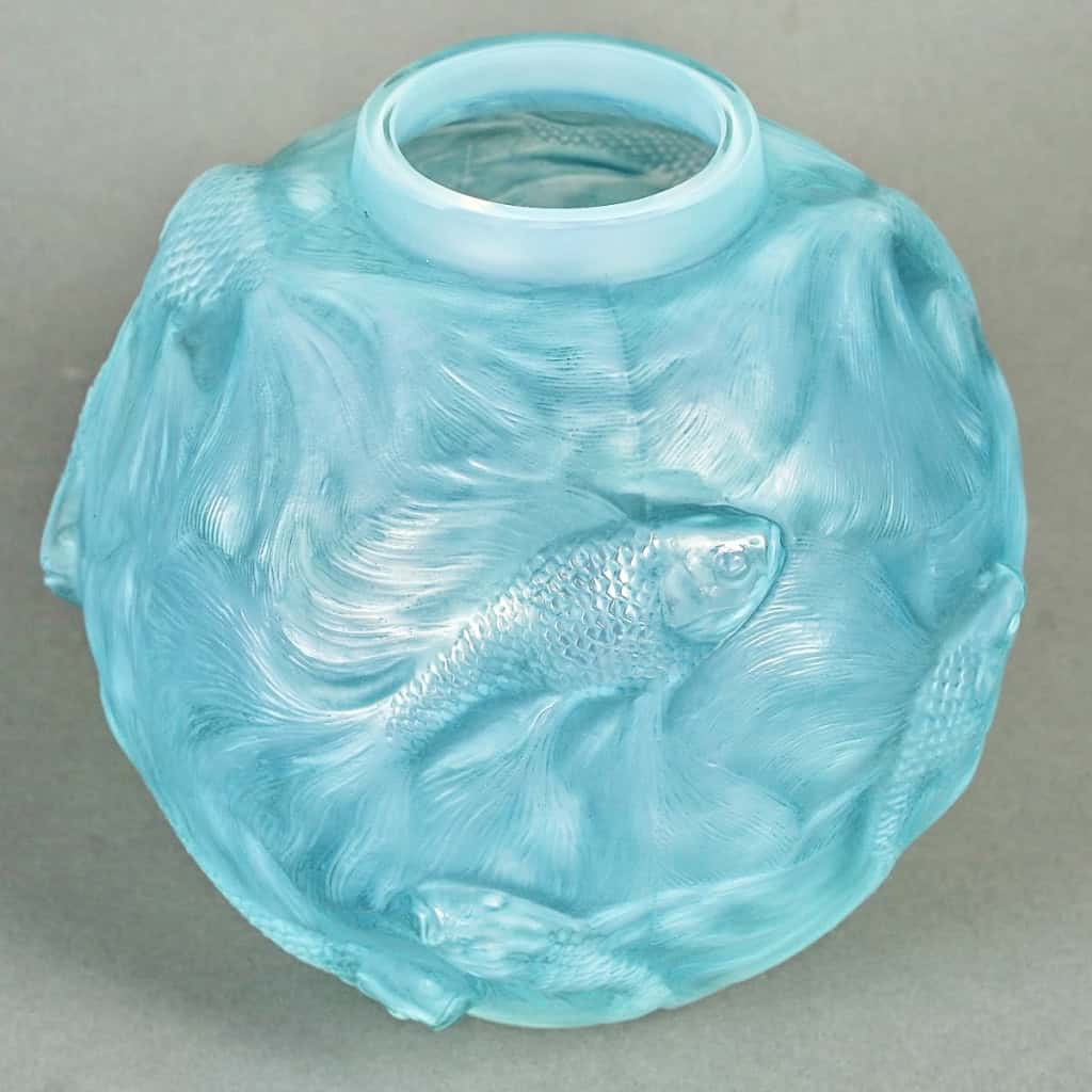 Vase « Formose » verre opalescent patiné bleu turquoise de René LALIQUE Vase « Formose » verre opalescent patiné bleu turquoise de René LALIQUE