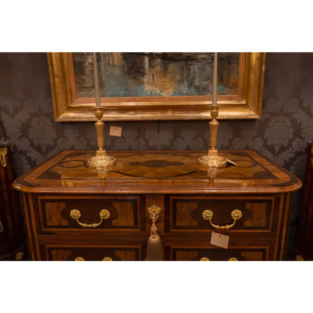 Commode du Dauphiné en bois de placages d' Olivier Palissandre Noyer et Prunier époque Louis XIV vers 1700 Commode du Dauphiné en bois de placages d' Olivier Palissandre Noyer et Prunier époque Louis XIV vers 1700