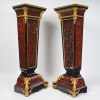 Pair de columns en marquetry d’écaille tortue et bronze doré d’époque fin 19em siècle Pair de columns en marquetry d’écaille tortue et bronze doré d’époque fin 19em siècle