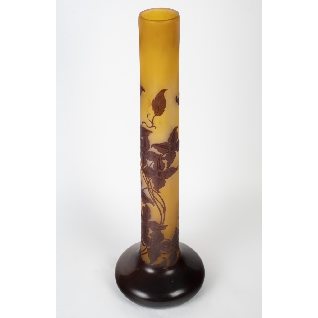 émile Gallé - Grand Vase Tube Dit « pied D’éléphant » Aux Clématites, Pâte De Verre Art Nouveau émile Gallé - Grand Vase Tube Dit « pied D’éléphant » Aux Clématites, Pâte De Verre Art Nouveau