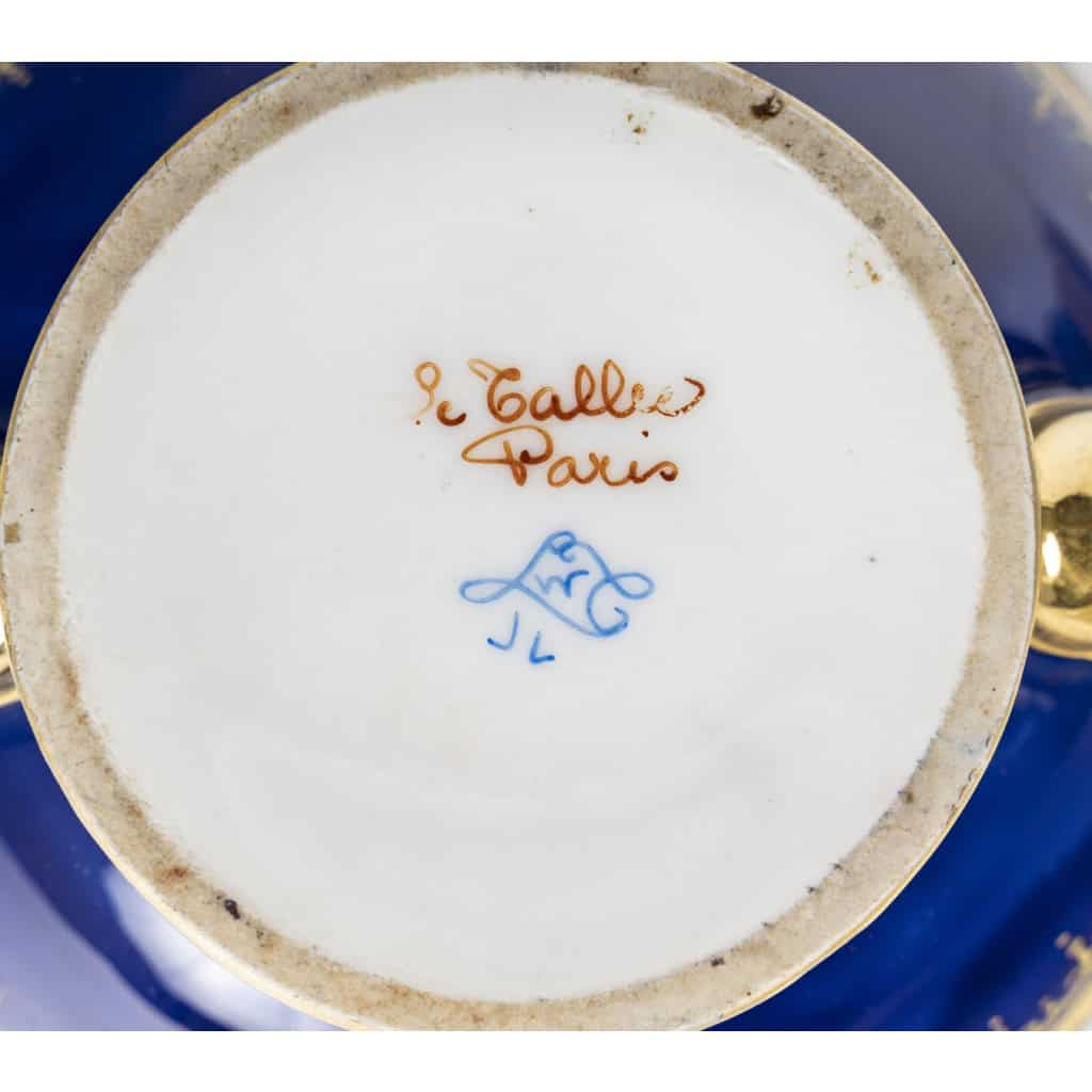 Bol à bouillon ou drageoire et sa sous-tasse par Le Tallec Bol à bouillon ou drageoire et sa sous-tasse par Le Tallec