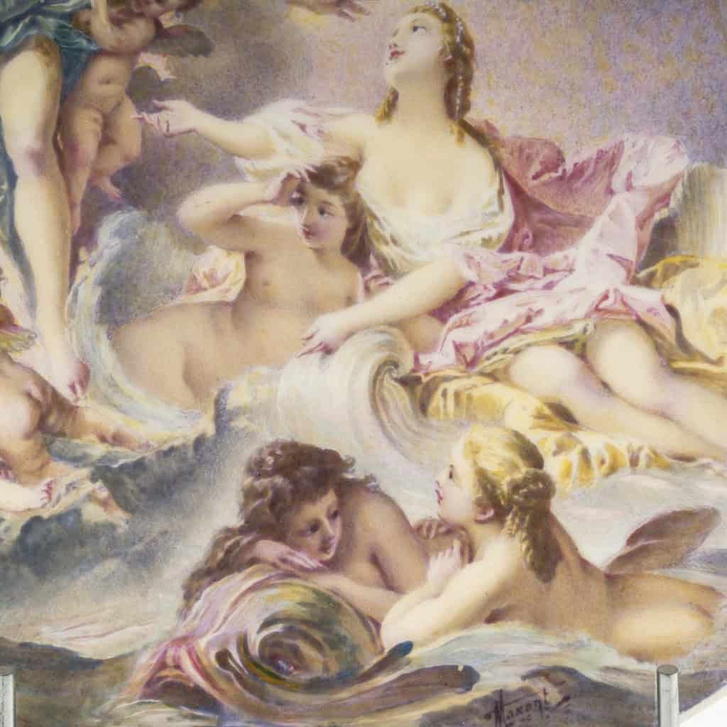 Important plat en porcelaine à décor mythologique, travail français de la seconde moitié du XIXe siècle. Important plat en porcelaine à décor mythologique, travail français de la seconde moitié du XIXe siècle.