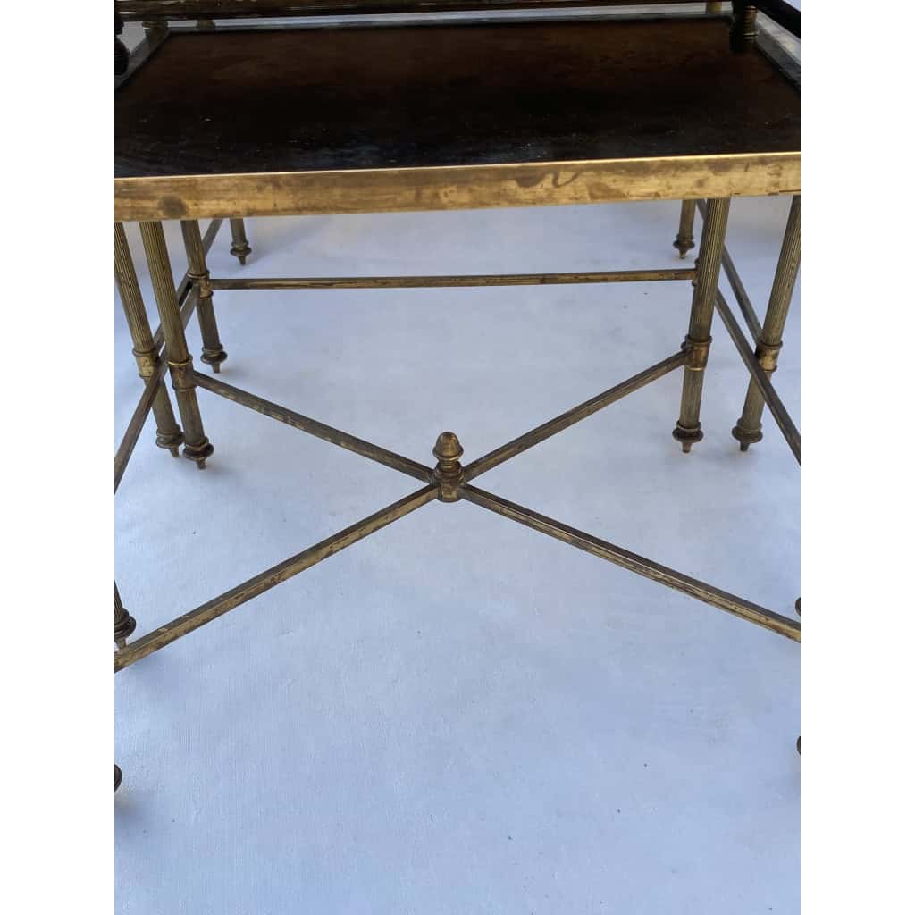 1970′ Série De 3 Tables Gigognes Maison Baguès En Bronze Doré, 3 Plateaux Verre Oxydé Vieilli 1970′ Série De 3 Tables Gigognes Maison Baguès En Bronze Doré, 3 Plateaux Verre Oxydé Vieilli