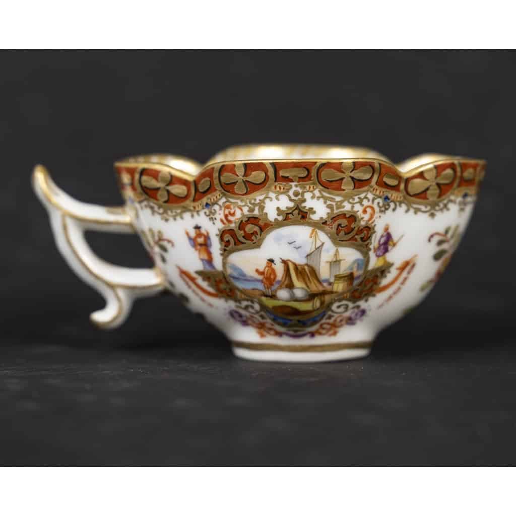 Ensemble de tasses Saxe, XIXème siècle Ensemble de tasses Saxe, XIXème siècle