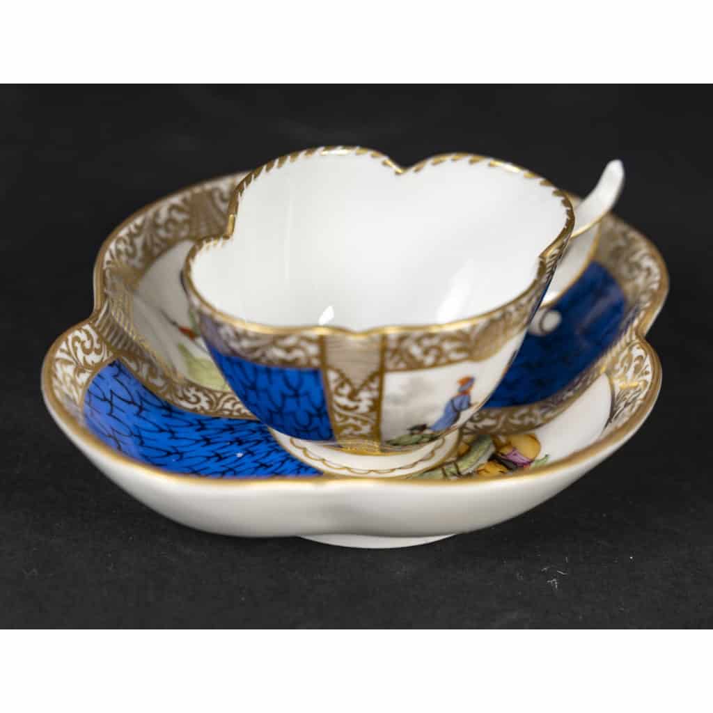 Ensemble de tasses Saxe, XIXème siècle Ensemble de tasses Saxe, XIXème siècle