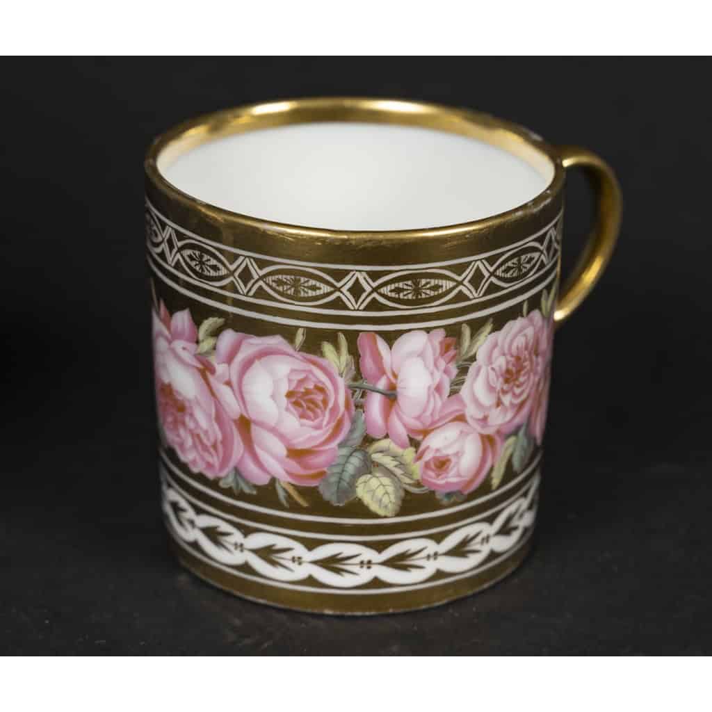 Tasse litron aux Roses XVIIIème, attribuée à Locré 1785 Tasse litron aux Roses XVIIIème, attribuée à Locré 1785